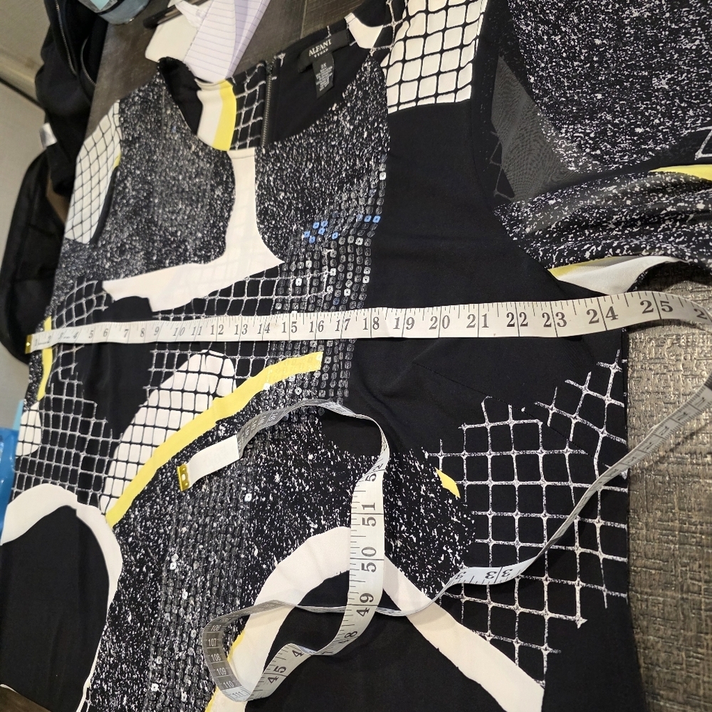 Alfani Black, White and Yellow Abstract Blouse - Picture 4 of 7